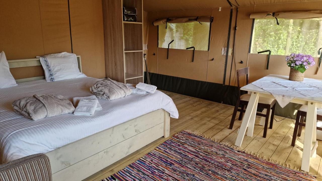 Happiness Hotel บรูจส์ ภายนอก รูปภาพ